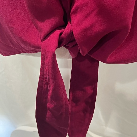 NWT-Her Universe/red Disney Belle short sleeve buttons/ tie top 3X - Picture 7 of 13